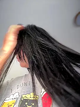 DannaaMeliza online show from November 3, 2025, 9:02 am