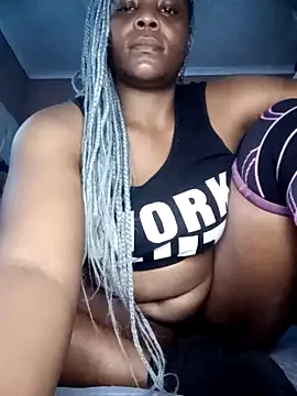 SQUITBOOTY online show from June 5, 2026, 6:52 am