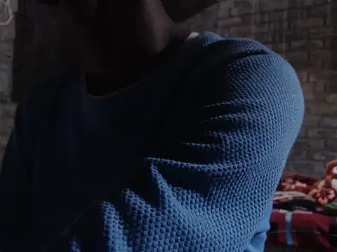 Snapshot of ThethunderPo chatting on November 6, 2025, 2:37 am ThethunderPo online show from November 6, 2025, 2:37 am