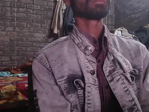 Snapshot of ThethunderPo chatting on November 27, 2025, 2:39 pm ThethunderPo online show from November 27, 2025, 2:39 pm