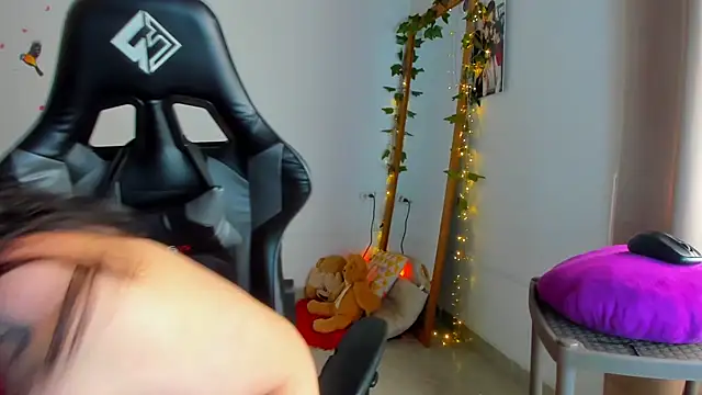 Snapshot of Susan_Foxx chatting on February 7, 2026, 6:05 pm Susan Foxx online show from February 7, 2026, 6:05 pm