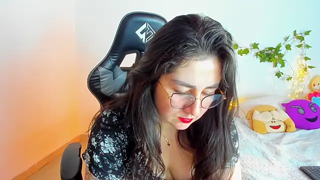 Susan Foxx online show from April 14, 2026, 6:02 pm