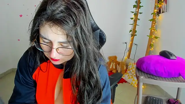 Snapshot of Susan_Foxx chatting on January 13, 2026, 7:51 pm Susan Foxx online show from January 13, 2026, 7:51 pm