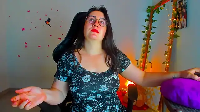 Susan Foxx online show from November 8, 2025, 7:39 pm