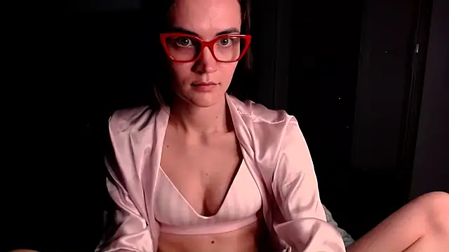 Snapshot of EvelynGG chatting on November 8, 2025, 7:28 pm EvelynGG online show from November 8, 2025, 7:28 pm