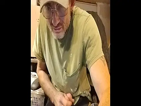 ROBERT0516 online show from May 7, 2026, 12:37 am