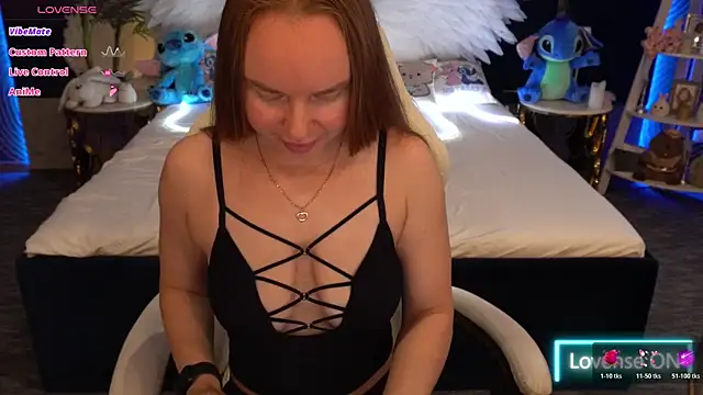 Snapshot of MiaRedFox chatting on October 28, 2025, 6:45 am MiaRedFox online show from October 28, 2025, 6:45 am