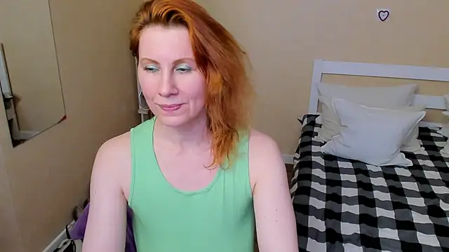 Snapshot of FoxySophia chatting on November 17, 2025, 7:34 am FoxySophia online show from November 17, 2025, 7:34 am