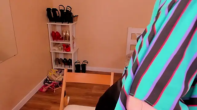 Snapshot of FoxySophia chatting on March 3, 2026, 5:47 am FoxySophia online show from March 3, 2026, 5:47 am