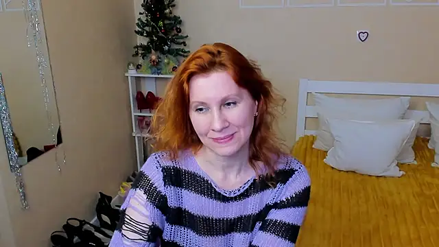 Snapshot of FoxySophia chatting on December 19, 2025, 11:51 pm FoxySophia online show from December 19, 2025, 11:51 pm