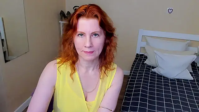 Snapshot of FoxySophia chatting on November 24, 2025, 4:45 am FoxySophia online show from November 24, 2025, 4:45 am