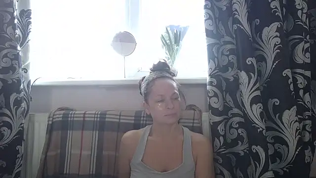 LindaStarS online show from March 8, 2026, 6:17 am