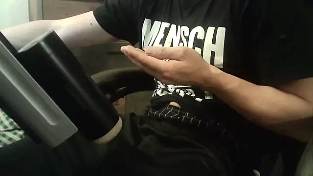 Snapshot of ShyGuyWannaTry chatting on October 7, 2025, 11:50 pm ShyGuyWannaTry online show from October 7, 2025, 11:50 pm