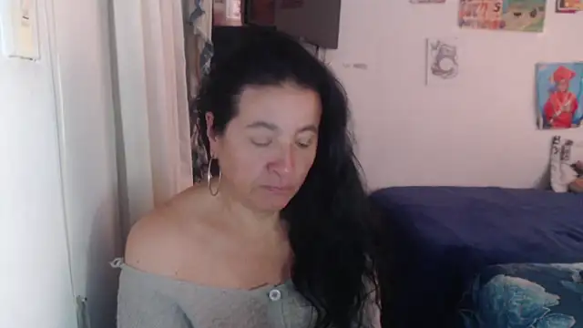 stefilove10 online show from May 25, 2026, 1:54 pm