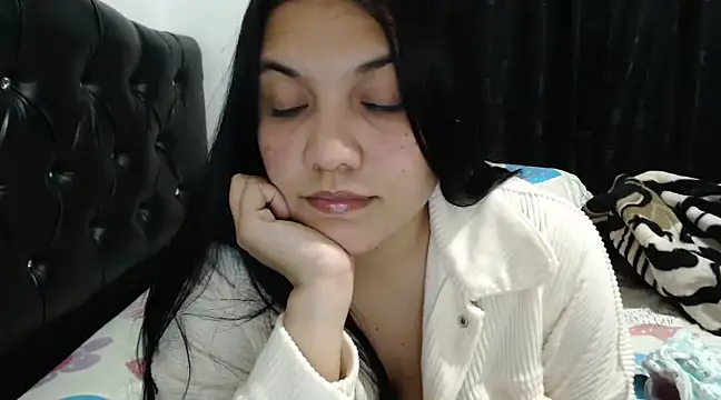 Snapshot of Andrea_hottest_angel chatting on December 11, 2024, 4:49 am Andrea hottest angel online show from December 11, 2024, 4:49 am