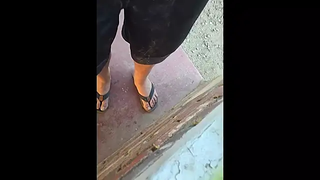 Snapshot of UncutHammer69 chatting on October 10, 2025, 12:55 am UncutHammer69 online show from October 10, 2025, 12:55 am