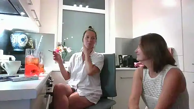 Snapshot of AnnaWaller chatting on August 8, 2026, 11:12 pm AnnaWaller online show from August 8, 2026, 11:12 pm