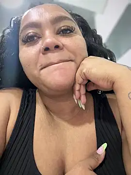 Snapshot of yanza2002 chatting on February 16, 2025, 8:33 pm yanza2002 online show from February 16, 2025, 8:33 pm