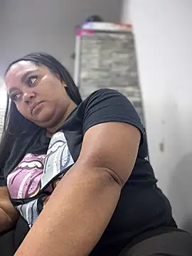 Snapshot of yanza2002 chatting on February 26, 2025, 2:19 am yanza2002 online show from February 26, 2025, 2:19 am