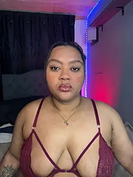 yanza2002 online show from February 21, 2026, 11:40 pm