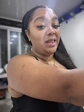 Snapshot of yanza2002 chatting on March 5, 2025, 2:36 am yanza2002 online show from March 5, 2025, 2:36 am