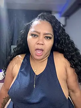 Snapshot of yanza2002 chatting on January 26, 2025, 12:58 am yanza2002 online show from January 26, 2025, 12:58 am