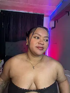 yanza2002 online show from February 19, 2026, 11:01 pm