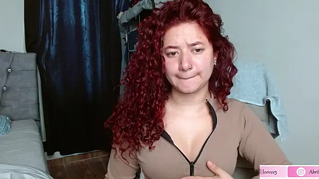 Snapshot of abril_love2 chatting on June 10, 2026, 5:58 pm abril love2 online show from June 10, 2026, 5:58 pm