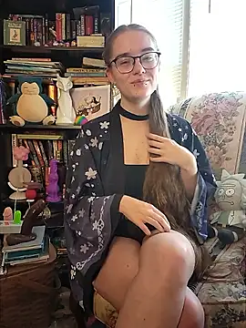 Snapshot of Izzy_Hellbourne chatting on May 28, 2026, 5:52 pm Izzy Hellbourne online show from May 28, 2026, 5:52 pm