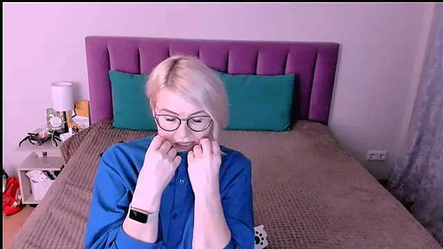 Snapshot of sabrinamacmarren chatting on October 30, 2025, 3:42 pm sabrinamacmarren online show from October 30, 2025, 3:42 pm