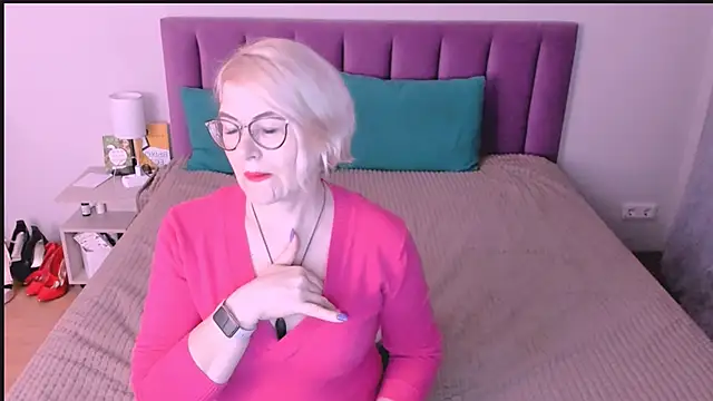 Snapshot of sabrinamacmarren chatting on November 1, 2025, 2:55 pm sabrinamacmarren online show from November 1, 2025, 2:55 pm