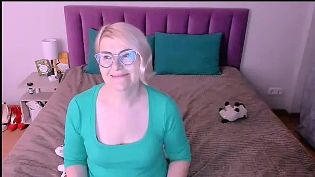 Snapshot of sabrinamacmarren chatting on November 11, 2025, 2:56 pm sabrinamacmarren online show from November 11, 2025, 2:56 pm