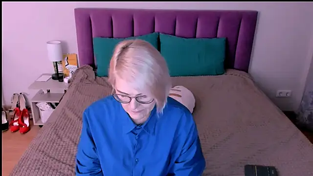 Snapshot of sabrinamacmarren chatting on October 25, 2025, 2:28 pm sabrinamacmarren online show from October 25, 2025, 2:28 pm