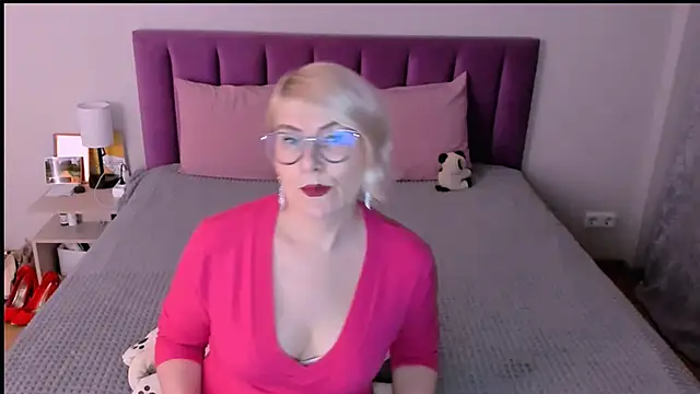 Snapshot of sabrinamacmarren chatting on November 22, 2025, 2:16 pm sabrinamacmarren online show from November 22, 2025, 2:16 pm