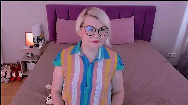 Snapshot of sabrinamacmarren chatting on November 24, 2025, 9:53 am sabrinamacmarren online show from November 24, 2025, 9:53 am