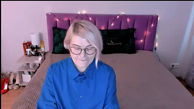 Snapshot of sabrinamacmarren chatting on December 14, 2025, 11:27 am sabrinamacmarren online show from December 14, 2025, 11:27 am