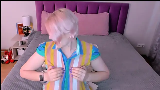 Snapshot of sabrinamacmarren chatting on December 4, 2025, 7:07 am sabrinamacmarren online show from December 4, 2025, 7:07 am