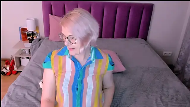 Snapshot of sabrinamacmarren chatting on December 5, 2025, 6:06 pm sabrinamacmarren online show from December 5, 2025, 6:06 pm