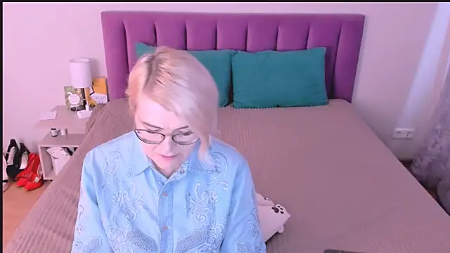 Snapshot of sabrinamacmarren chatting on November 2, 2025, 1:16 pm sabrinamacmarren online show from November 2, 2025, 1:16 pm