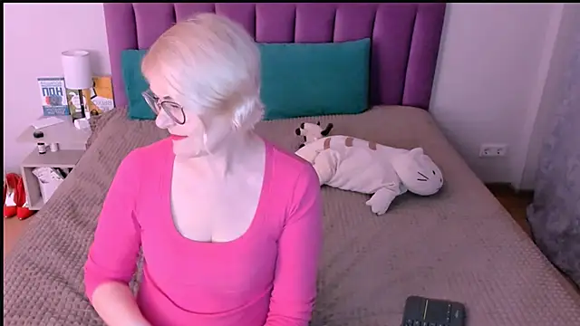 Snapshot of sabrinamacmarren chatting on November 15, 2025, 2:10 pm sabrinamacmarren online show from November 15, 2025, 2:10 pm