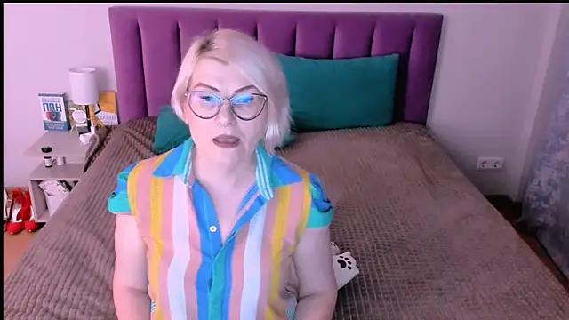 Snapshot of sabrinamacmarren chatting on November 12, 2025, 1:59 pm sabrinamacmarren online show from November 12, 2025, 1:59 pm