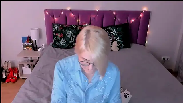 sabrinamacmarren online show from January 15, 2026, 4:32 pm