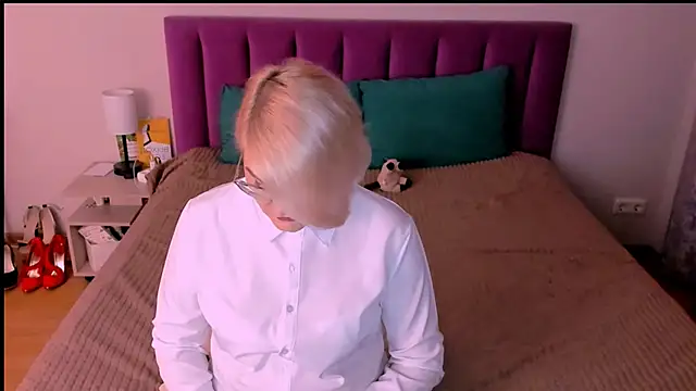 Snapshot of sabrinamacmarren chatting on October 27, 2025, 3:35 pm sabrinamacmarren online show from October 27, 2025, 3:35 pm