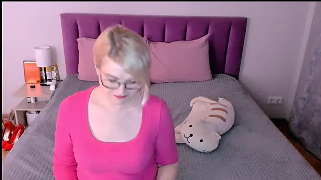 Snapshot of sabrinamacmarren chatting on November 19, 2025, 6:41 pm sabrinamacmarren online show from November 19, 2025, 6:41 pm