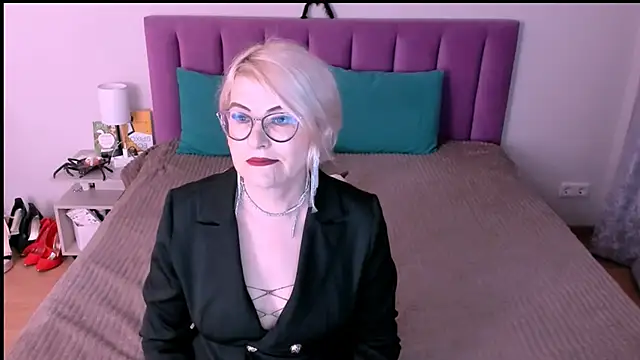 Snapshot of sabrinamacmarren chatting on October 31, 2025, 3:19 pm sabrinamacmarren online show from October 31, 2025, 3:19 pm