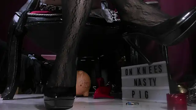 MeGoddesSara online show from January 16, 2026, 5:39 pm