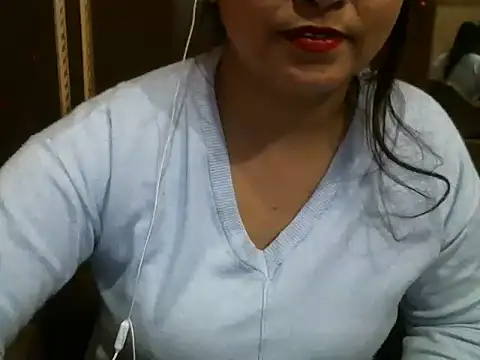 Snapshot of UrsMansi chatting on November 19, 2025, 7:36 pm UrsMansi online show from November 19, 2025, 7:36 pm