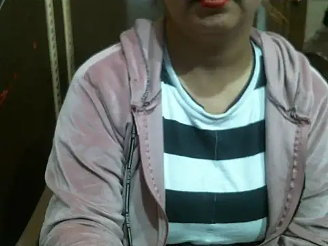 Snapshot of UrsMansi chatting on November 30, 2025, 7:58 pm UrsMansi online show from November 30, 2025, 7:58 pm