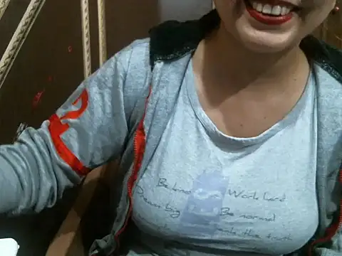 Snapshot of UrsMansi chatting on November 22, 2025, 7:02 pm UrsMansi online show from November 22, 2025, 7:02 pm