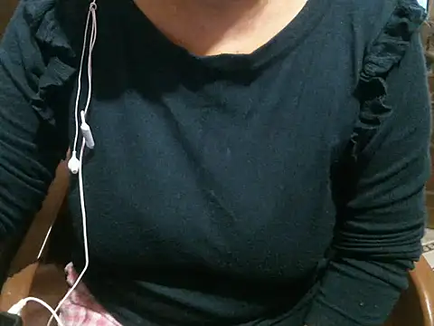 Snapshot of UrsMansi chatting on November 12, 2025, 4:38 am UrsMansi online show from November 12, 2025, 4:38 am